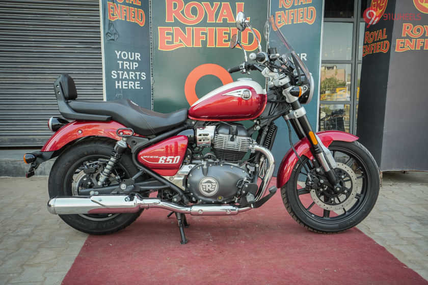 Royal Enfield Super Meteor 650 Right Side View Royal Enfield Super Meteor 650 Right Side View