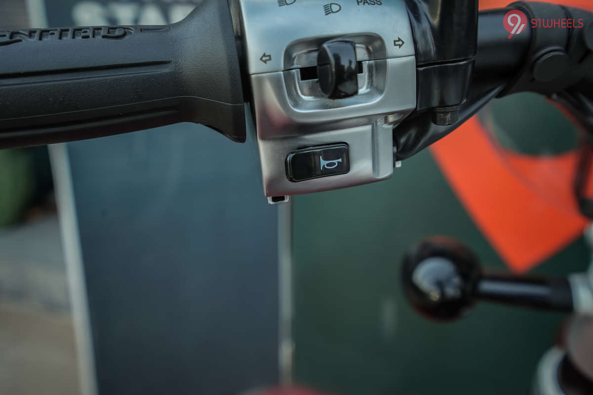 Royal Enfield Super Meteor 650 Horn Button