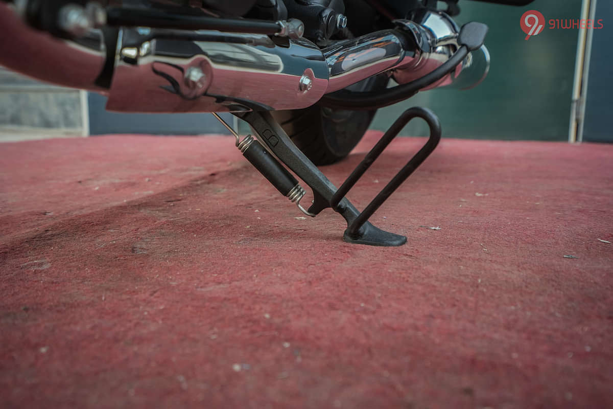 Royal Enfield Super Meteor 650 Side stand