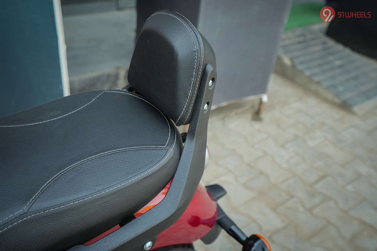 Royal Enfield Super Meteor 650 Grab Rail