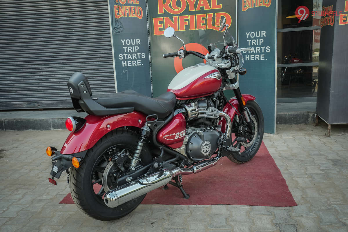 Royal Enfield Super Meteor 650 Right Rear Three Quarter