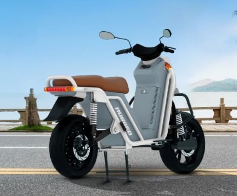 Rugged G1 Right Rear Three Quarter