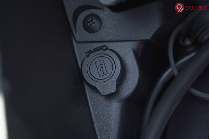 Simple One USB Charging Port
