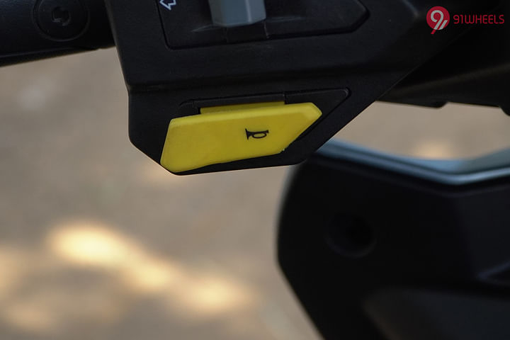 Simple One Horn Button