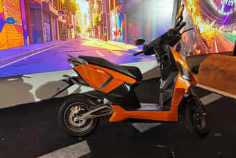 Simple Ultra Right Side View