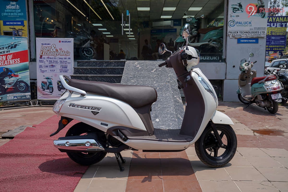 Suzuki Access 125 Right Side View