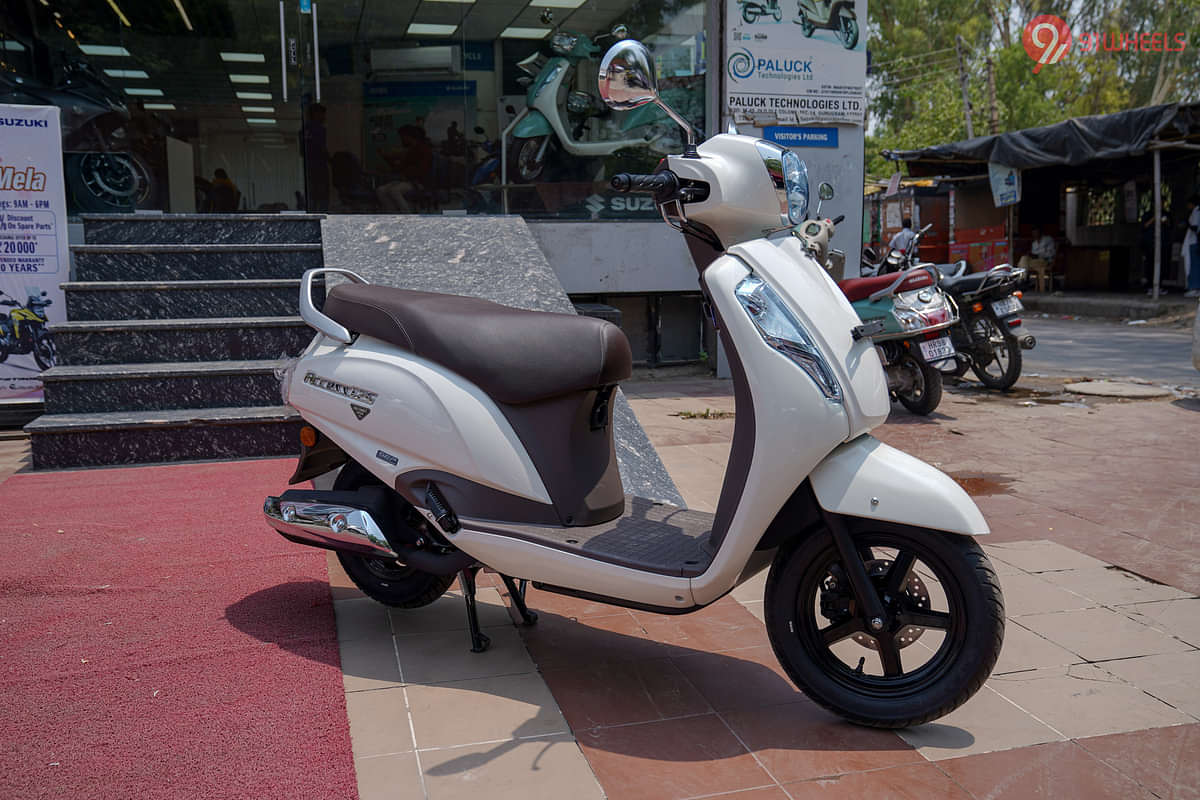 Suzuki Access 125 Right Front Three Quarter