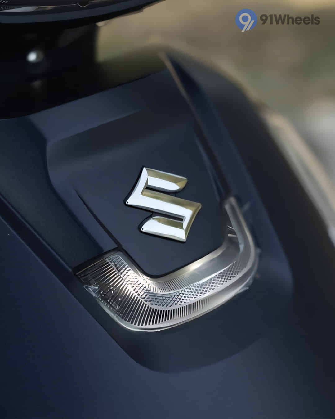 Front Panel Badging/Logo Front Panel Badging/Logo