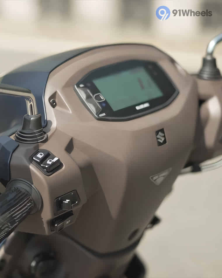 Handlebar & Console Area - 1