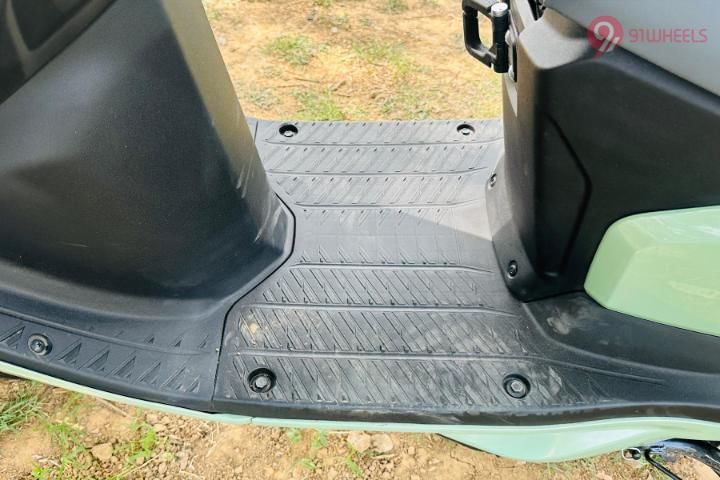 Suzuki E Access Floorboard