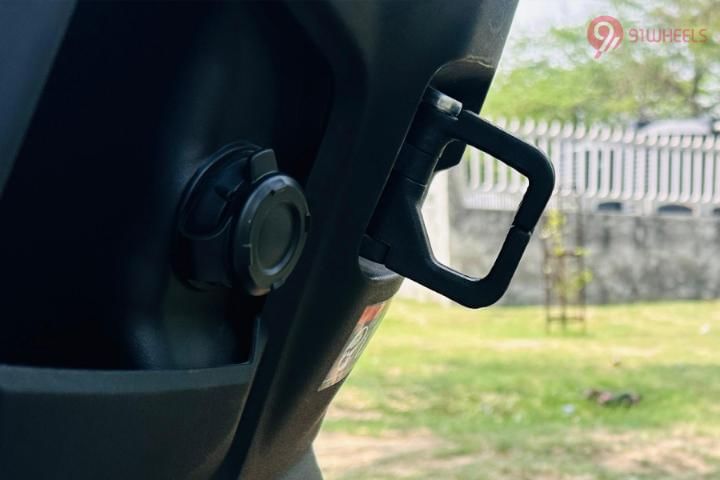 Suzuki E Access USB Port