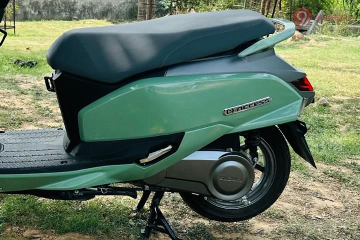 Suzuki E Access Main stand