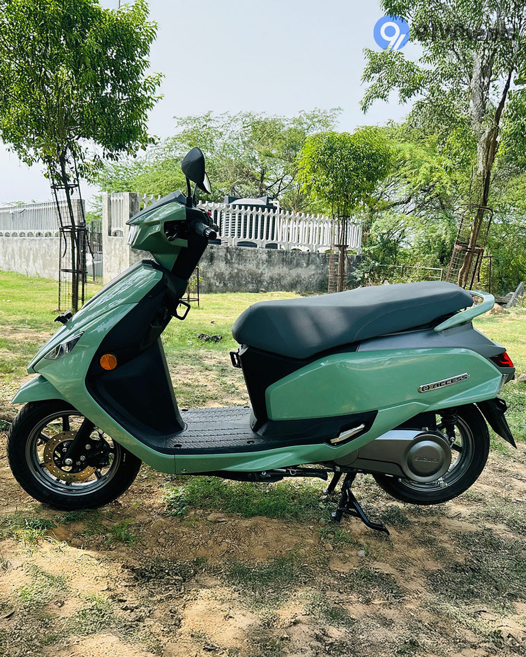 Suzuki E Access Left Side View