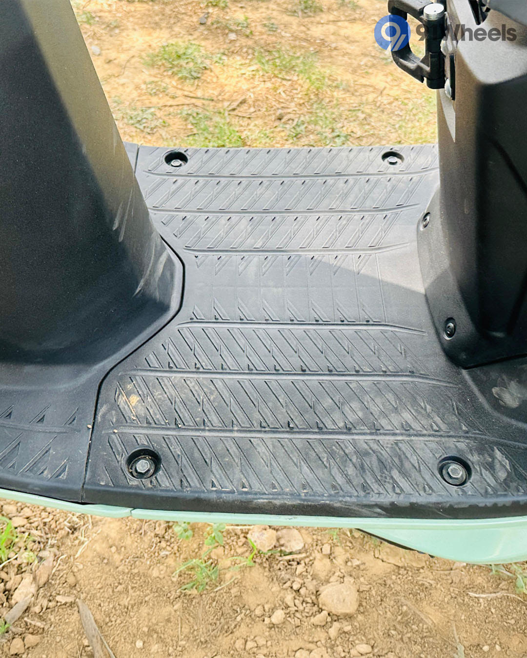 Suzuki E Access Floorboard