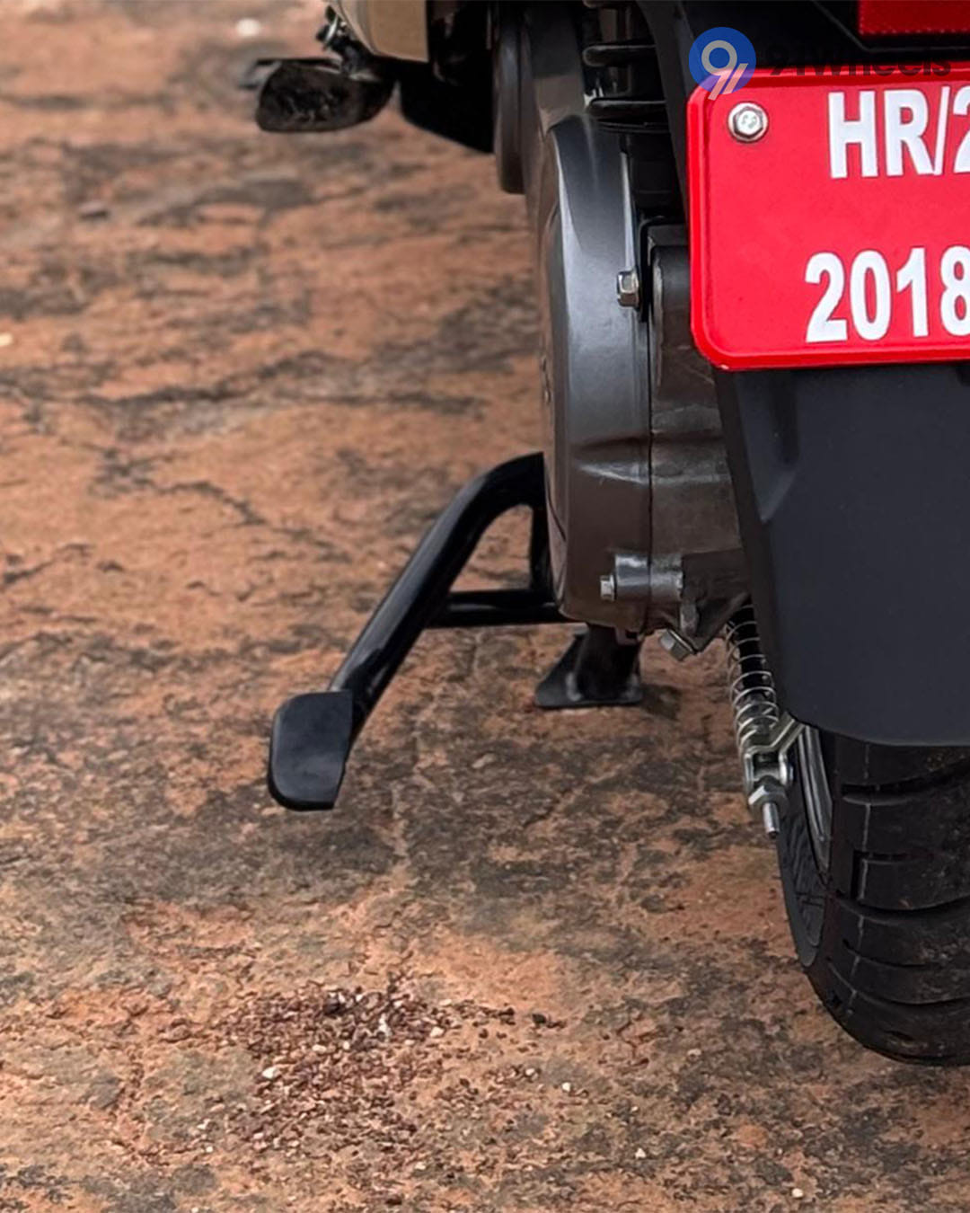 Suzuki E Access Main stand