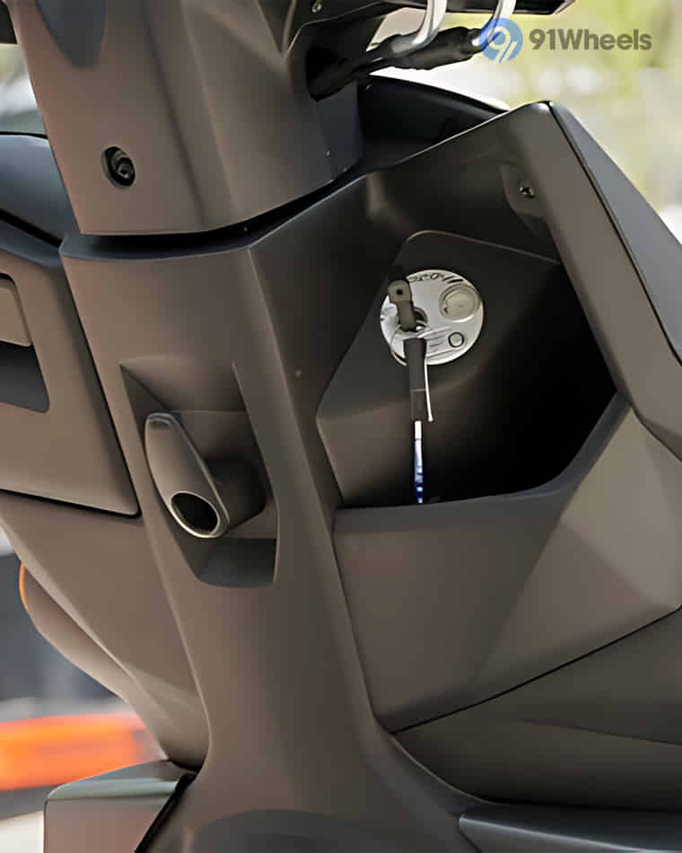 Handlebar & Console Area - 6