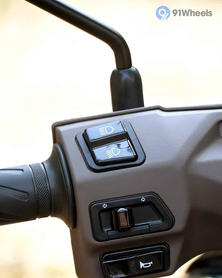 Handlebar & Console Area - 1