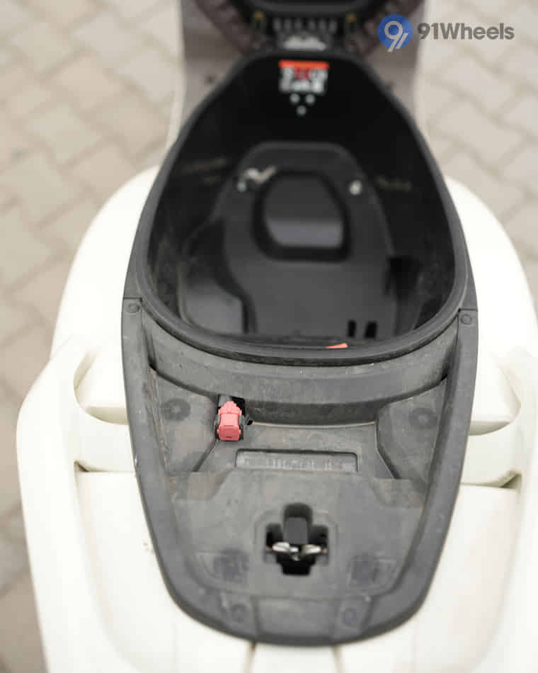 Seat & Storage - 3 Seat & Storage - 3
