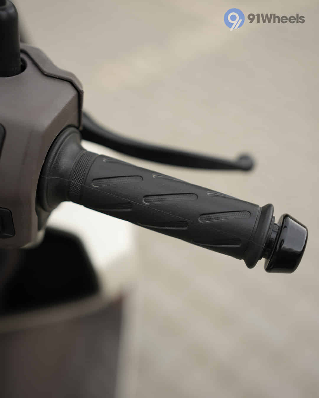 Right Side Throttle Grip Right Side Throttle Grip