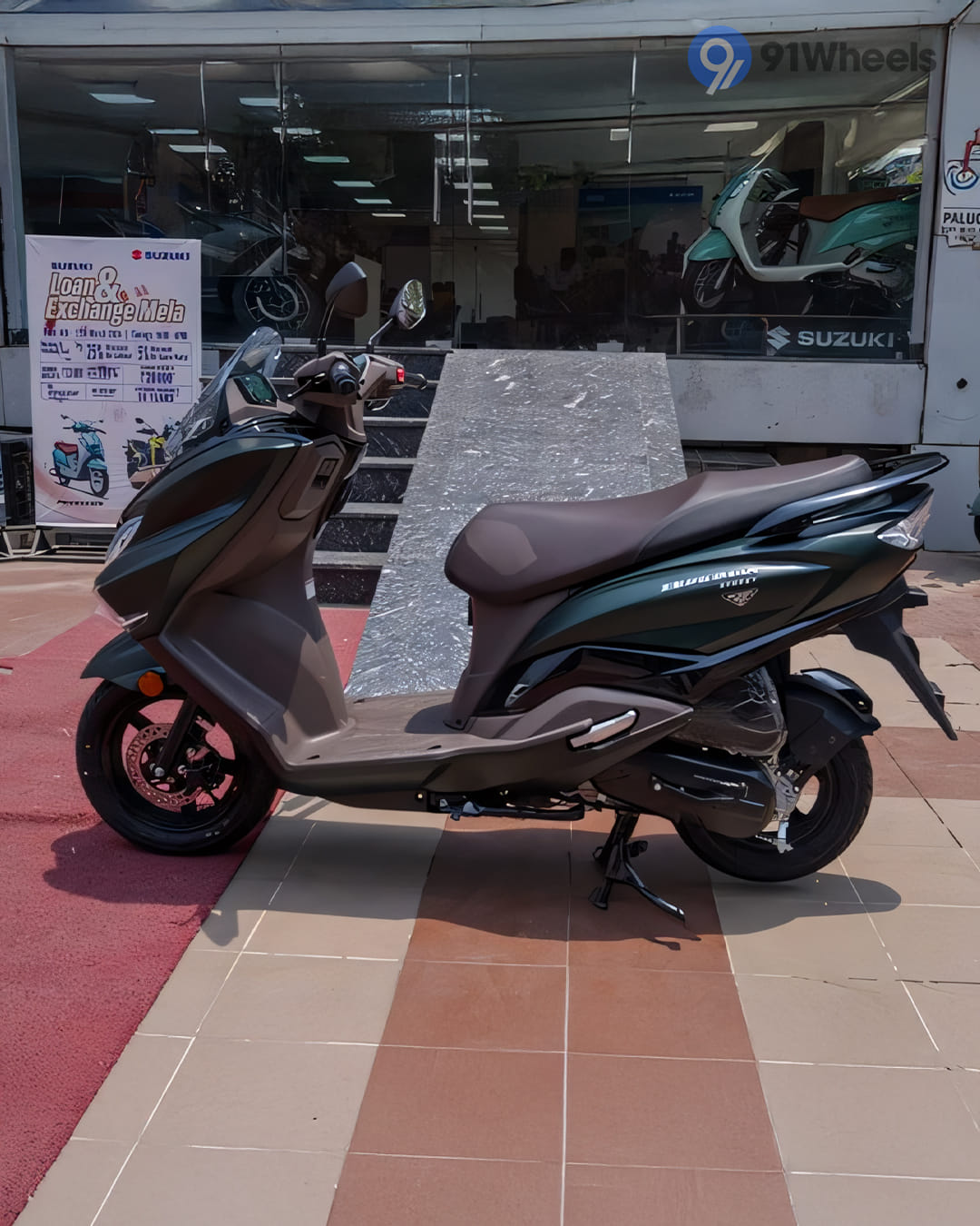 Suzuki Burgman Street Left Side View Suzuki Burgman Street Left Side View