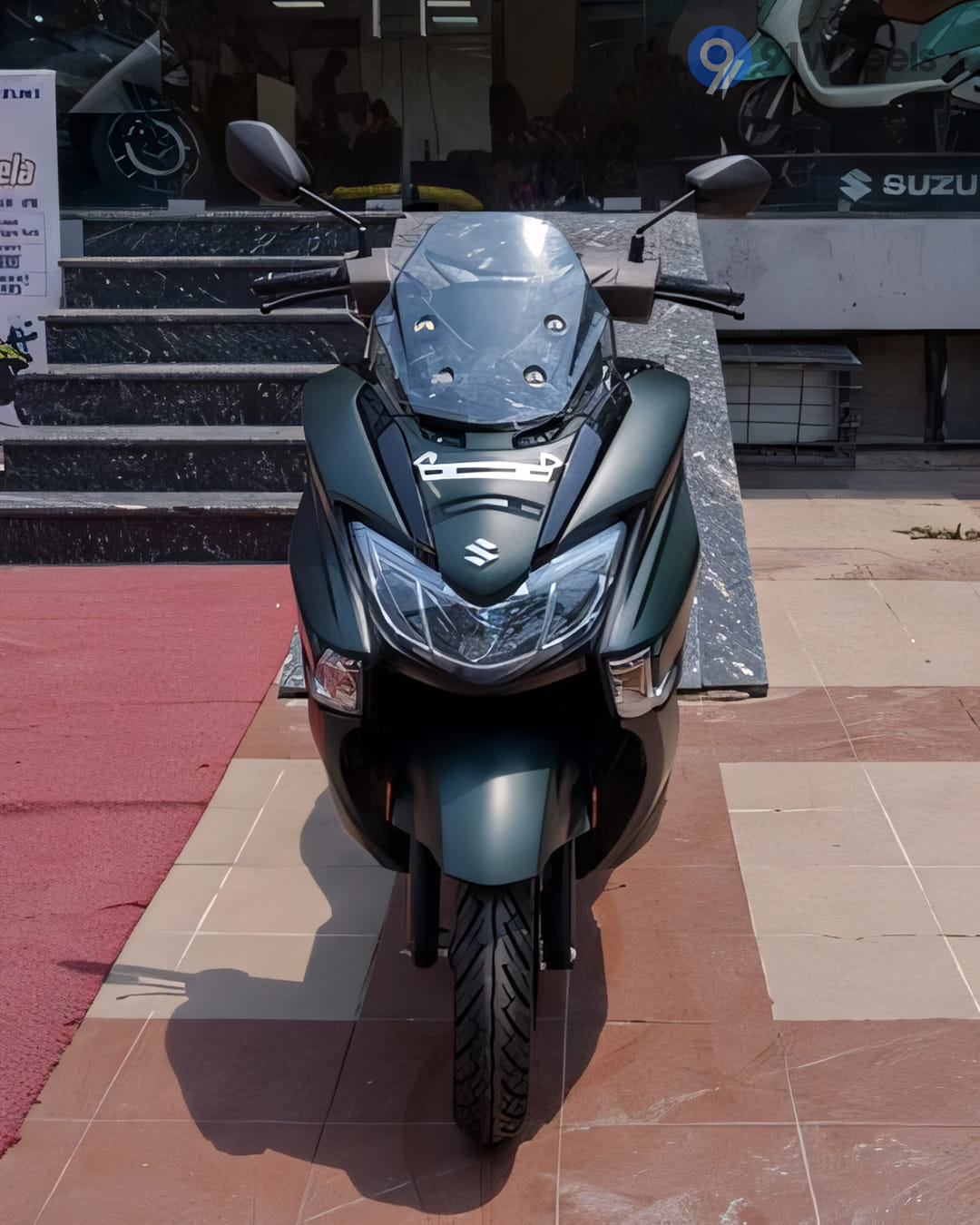 Suzuki Burgman Street Front View Suzuki Burgman Street Front View