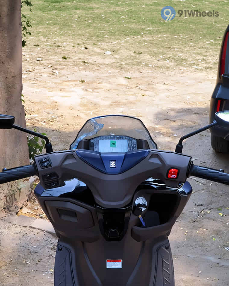 Handlebar & Console Area - 3