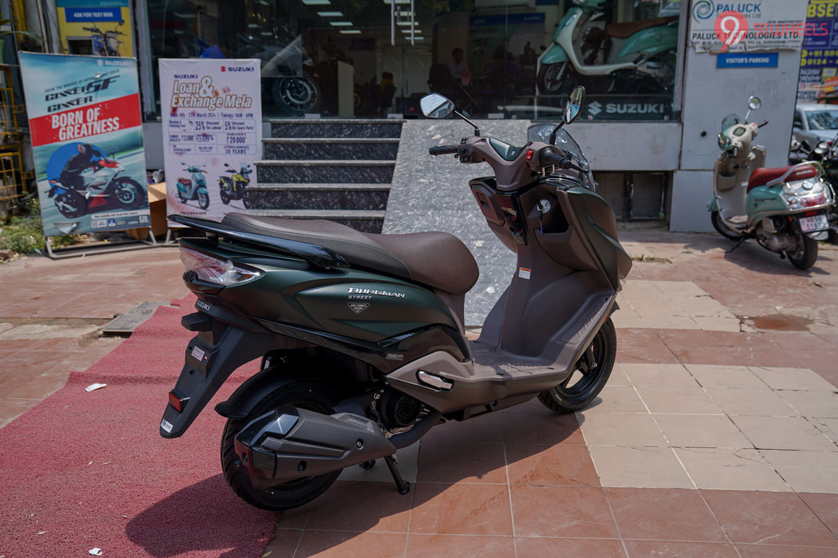 Suzuki Burgman Street Right Rear Three Quarter