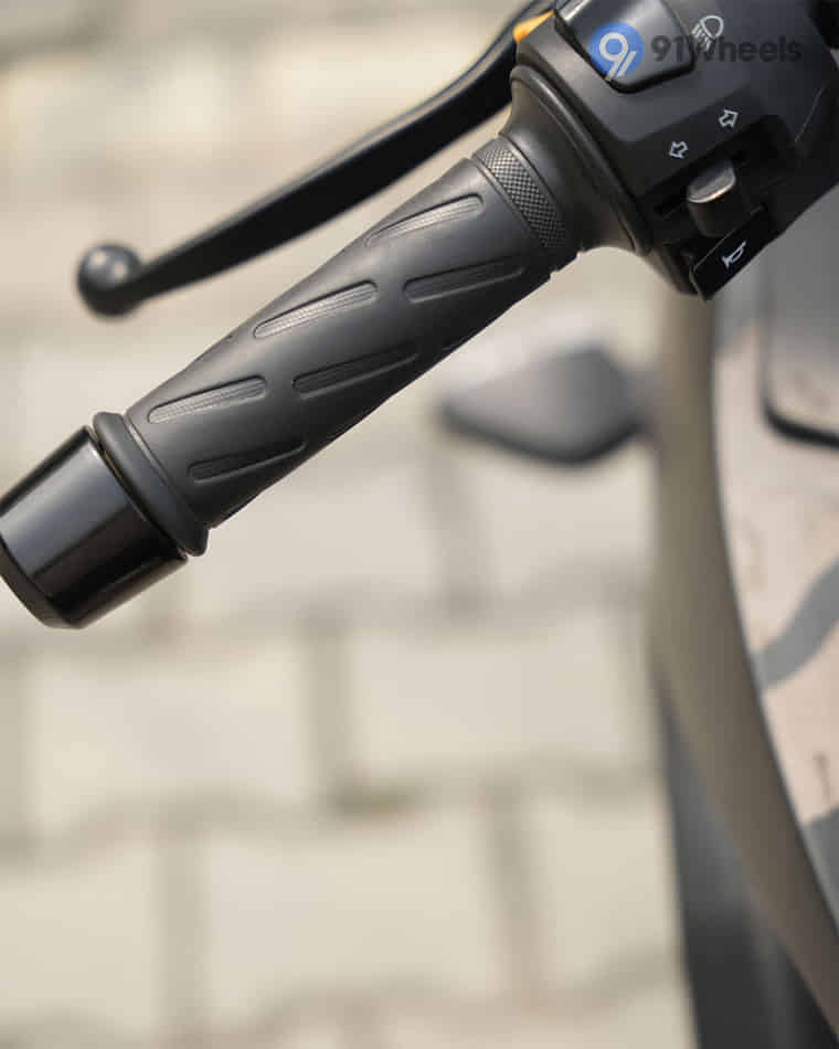 Handlebar & Console Area - 5