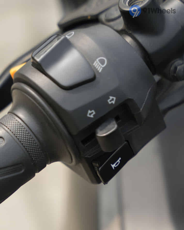 Handlebar & Console Area - 2