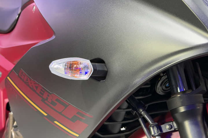 Suzuki Gixxer SF 250 Front Turn Indicators