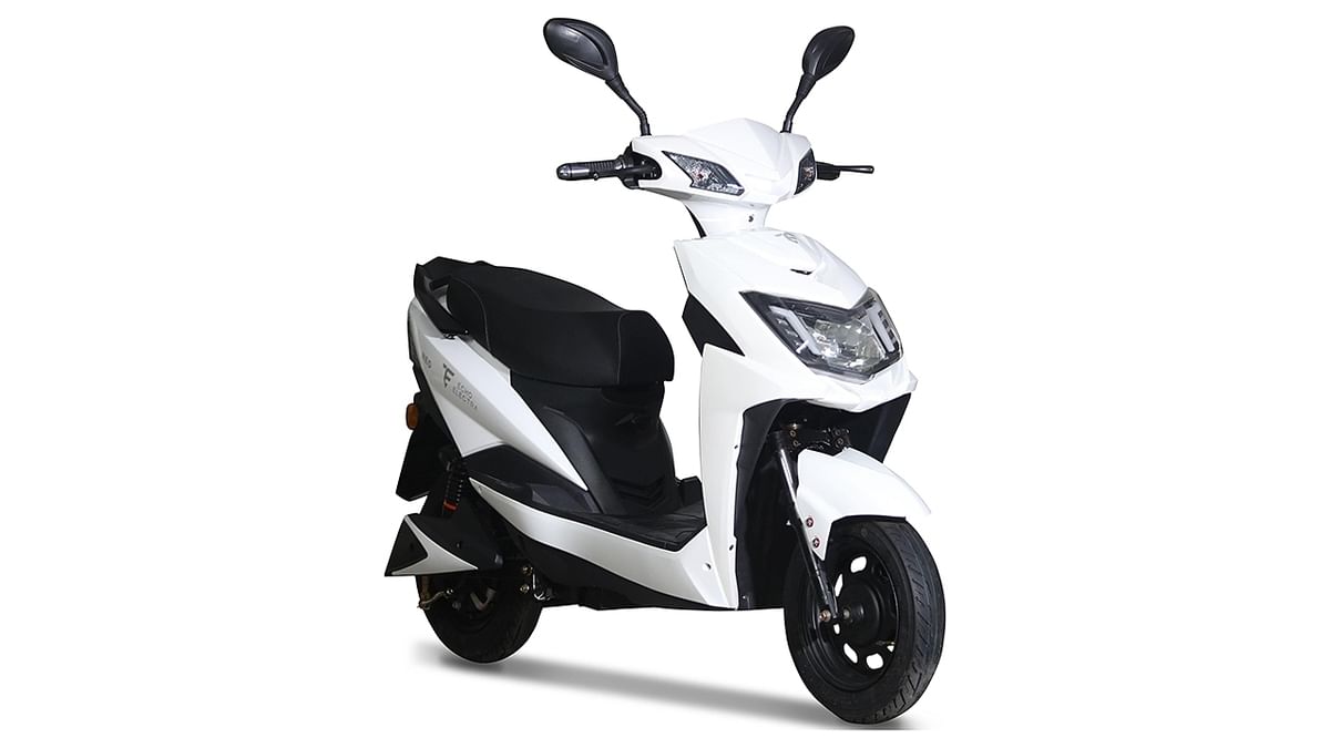 Techo Electra Neo EV 2021-2024 Right Front Three Quarter