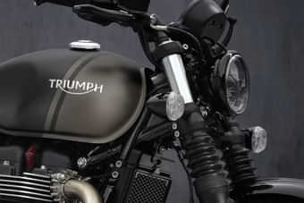 Triumph Bonneville Bobber Front Suspension Triumph Bonneville Bobber Front Suspension