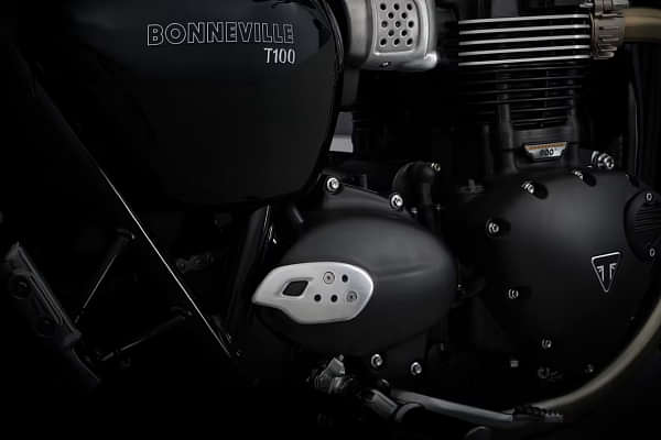 Triumph Bonneville T100 Engine From Right