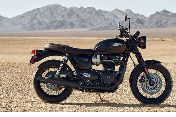 Triumph Bonneville T120 Right Side View