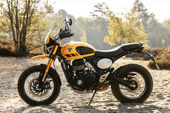 Triumph Scrambler 400 XC Left Side View Triumph Scrambler 400 XC Left Side View