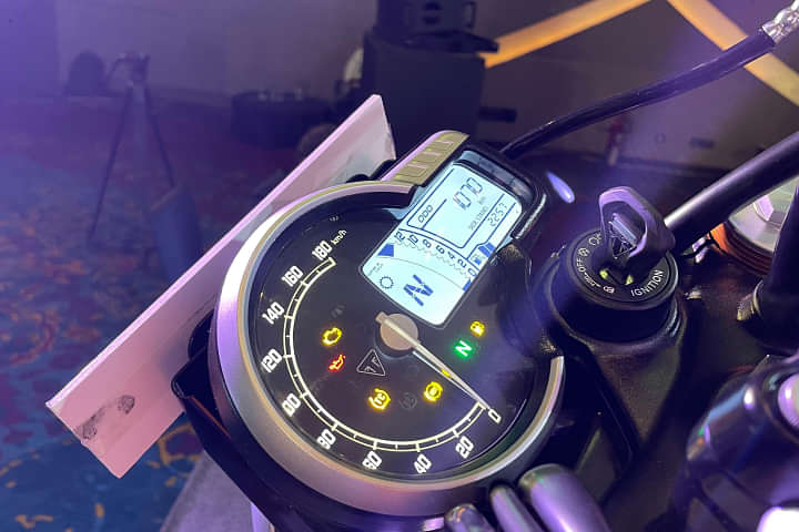 Triumph Speed 400 Speedometer