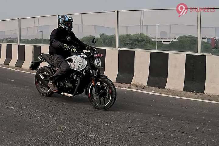 Triumph Speed T4 Riding Shot