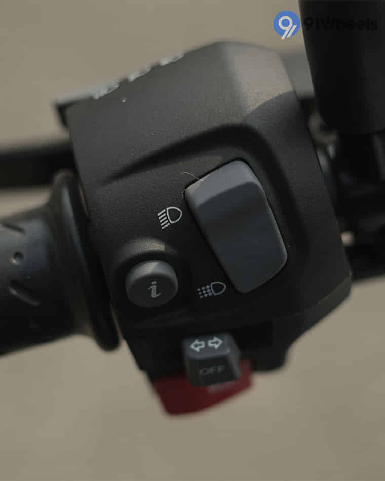 Handlebar & Console Area - 2