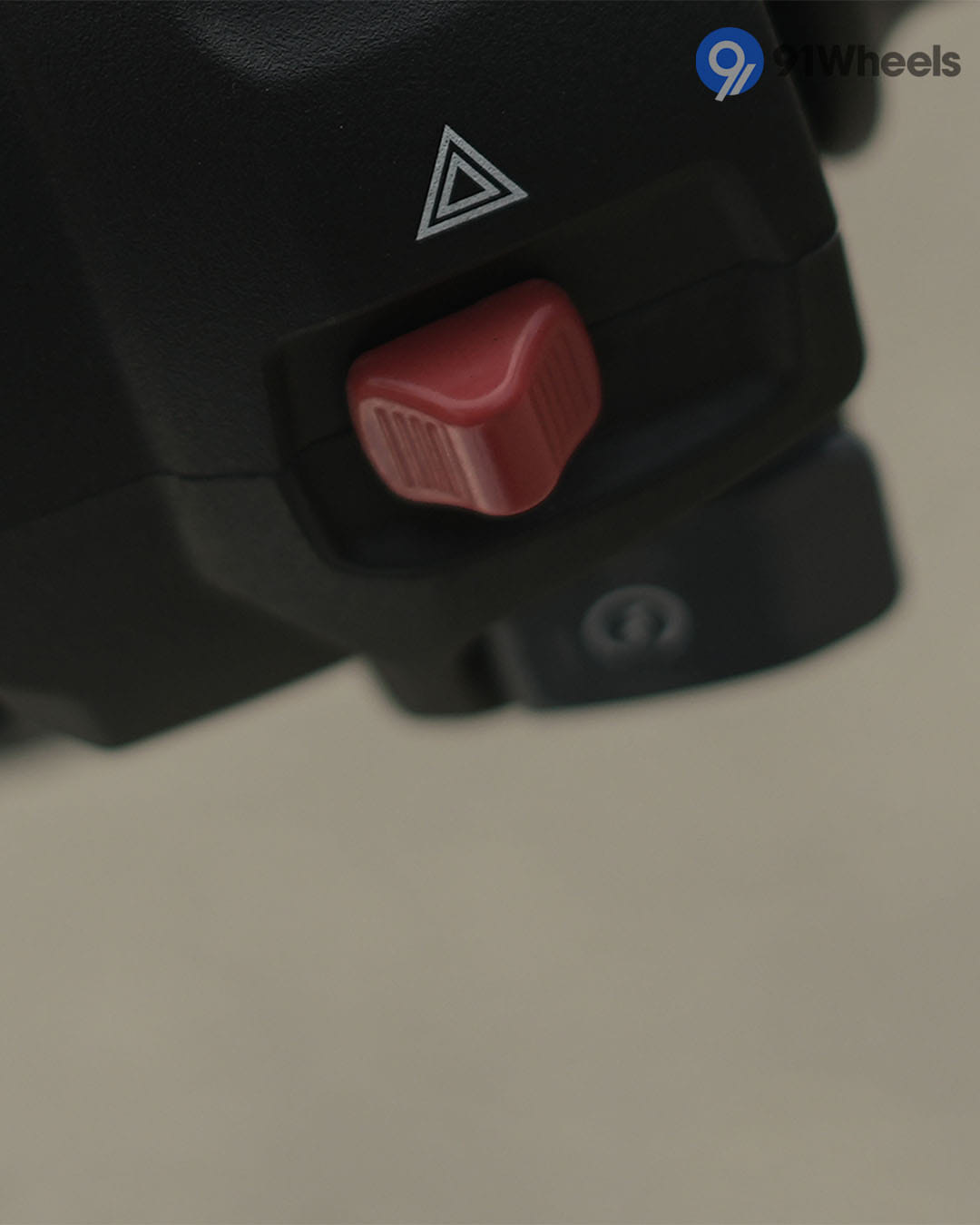 Handlebar & Console Area - 9 Handlebar & Console Area - 9