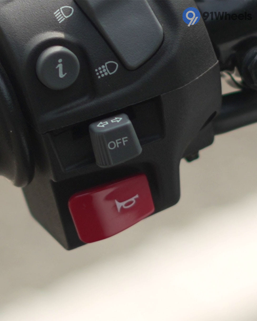 Handlebar & Console Area - 2 Handlebar & Console Area - 2