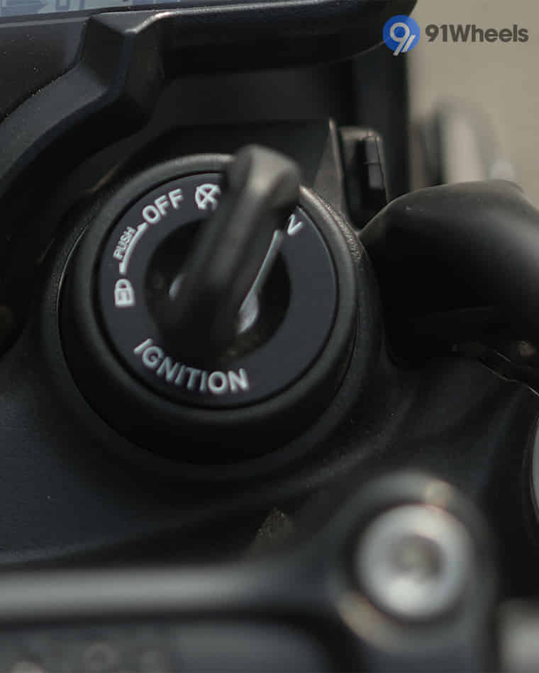 Handlebar & Console Area - 4