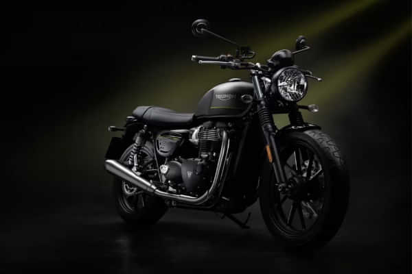 Triumph Speed Twin 900 Right Front Three Quarter Triumph Speed Twin 900 Right Front Three Quarter