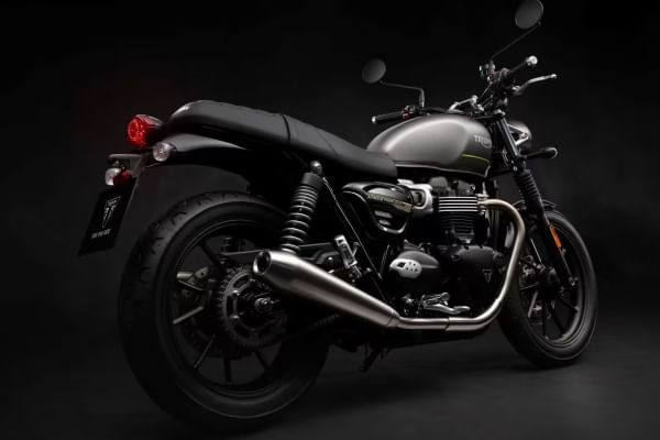 Triumph Speed Twin 900 Right Rear Three Quarter