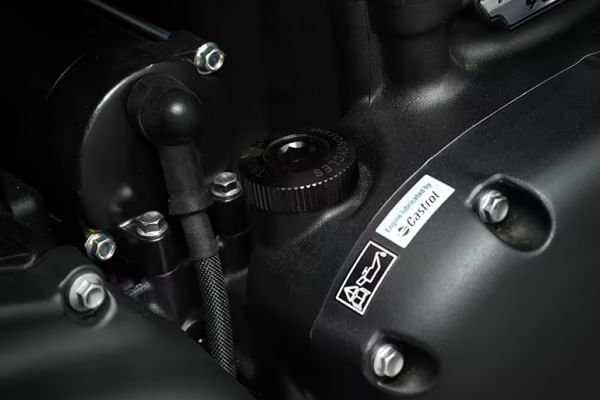 Triumph Speed Twin 900 Engine From Right
