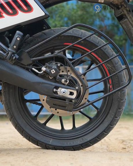Tracker 400 Saree Guard
