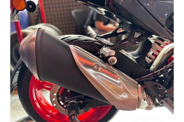 TVS Apache RR 310 Silencer/Muffler TVS Apache RR 310 Silencer/Muffler