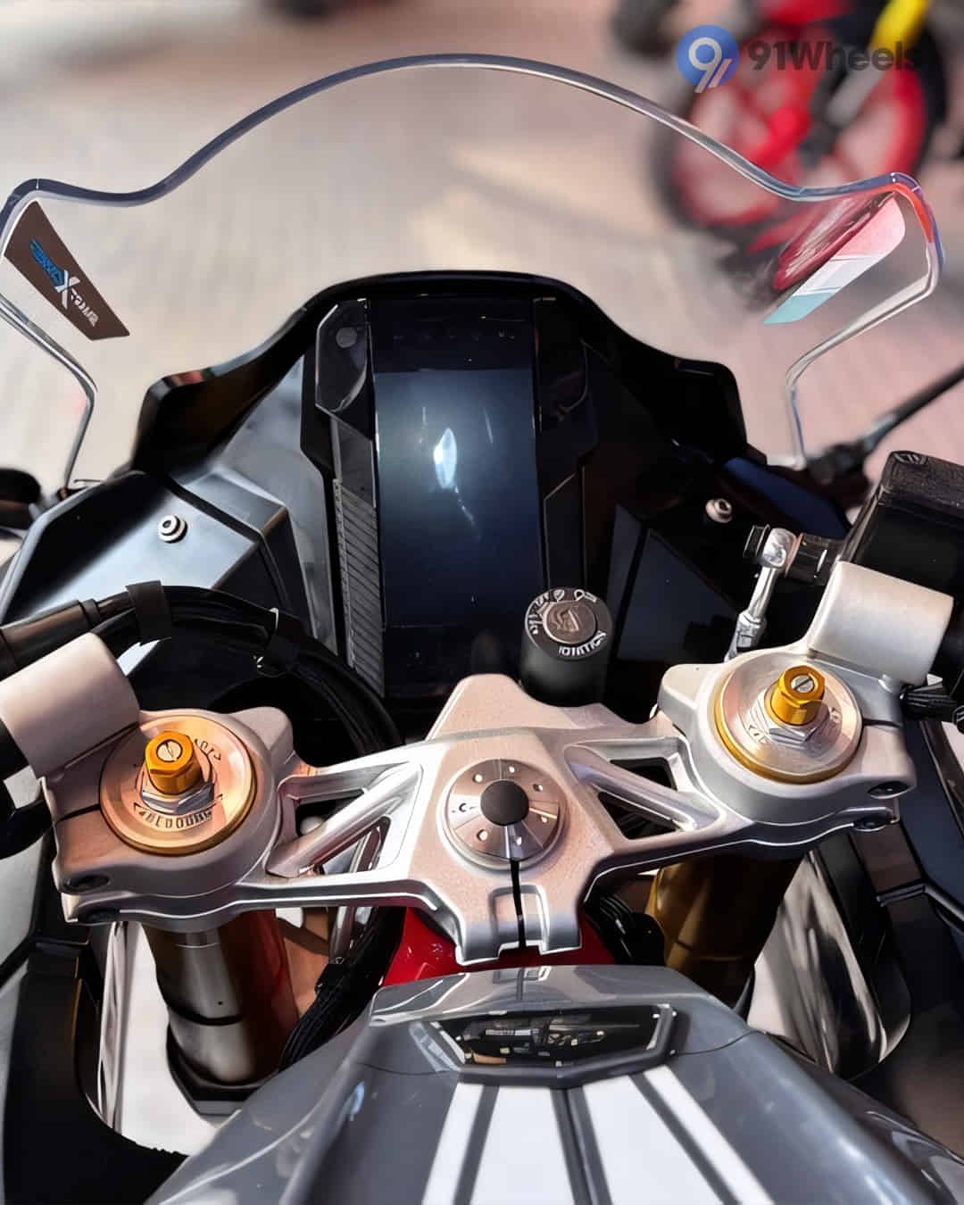 TFT / Instrument Cluster