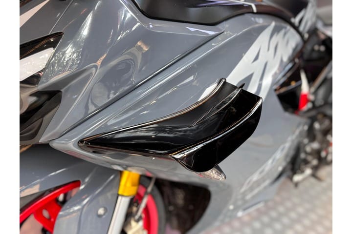 TVS Apache RR 310 Side Fairing TVS Apache RR 310 Side Fairing