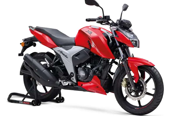 TVS Apache RTR 160 4V Right Front Three Quarter