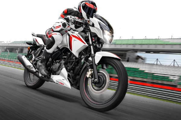 TVS Apache RTR 160 2V 2020-2023 Moving shot